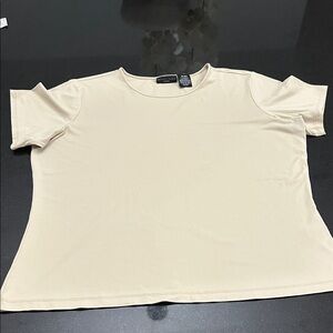 Apostrophe Cream Short Sleeve Top